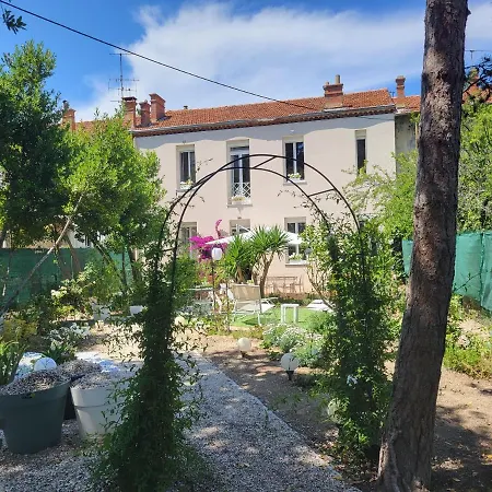 Casa de Férias Maison Avec Grand Jardin Centre